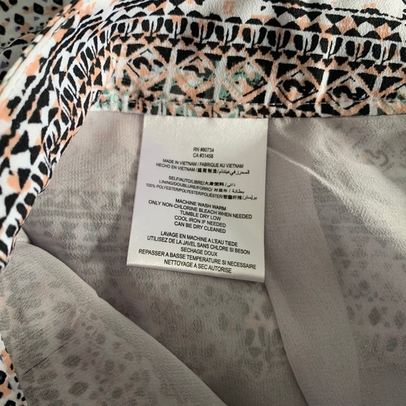 BCBGeneration tapestry pleated short - Picture 6 of 6